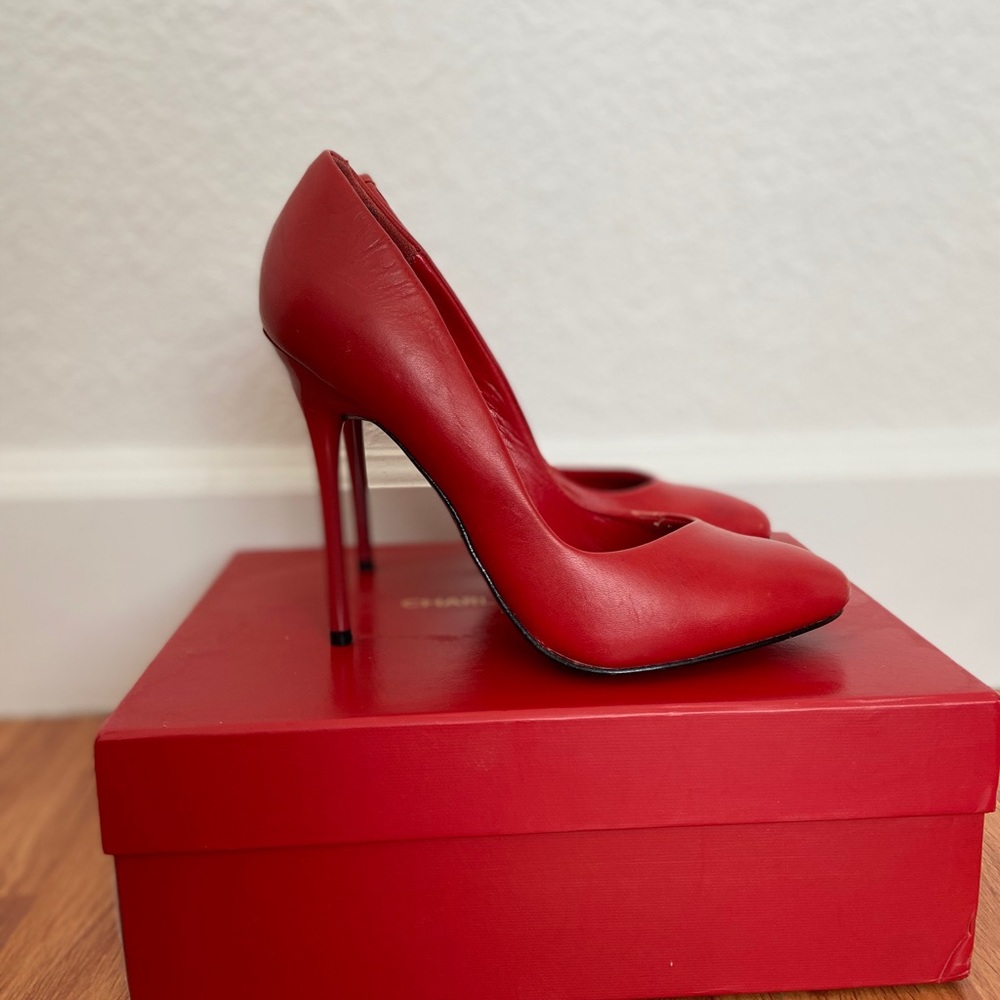 Charles Jourdan Pumps